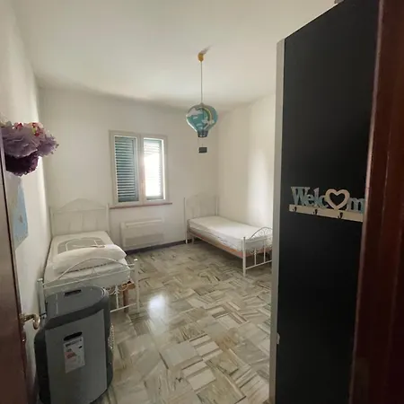 Villalinda Con Piscina לצ'ה